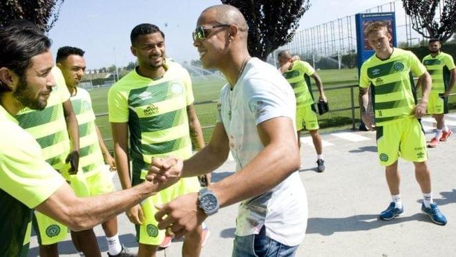 入历史的辉 入历史的辉