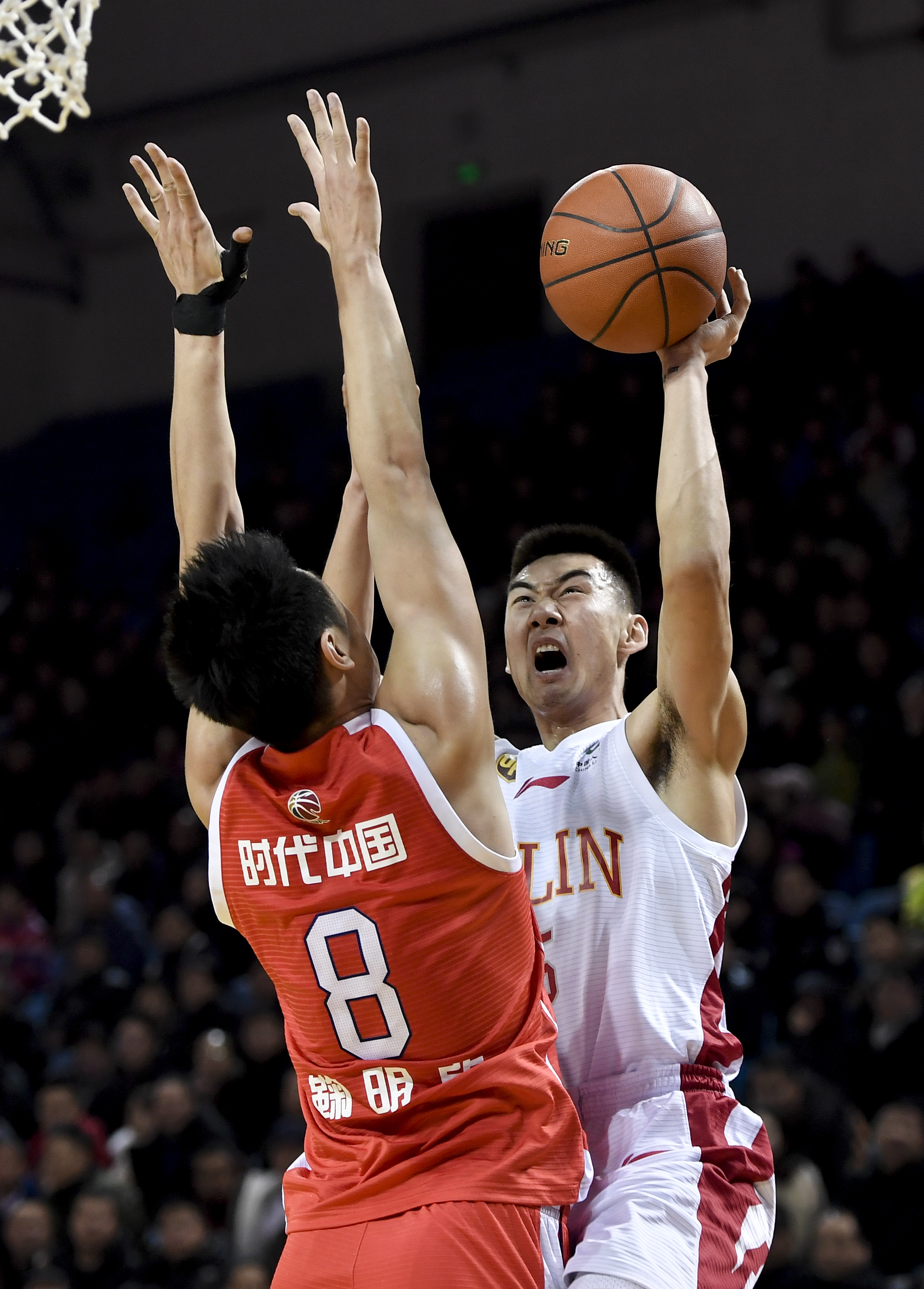 凭借敏锐的 凭借敏锐的