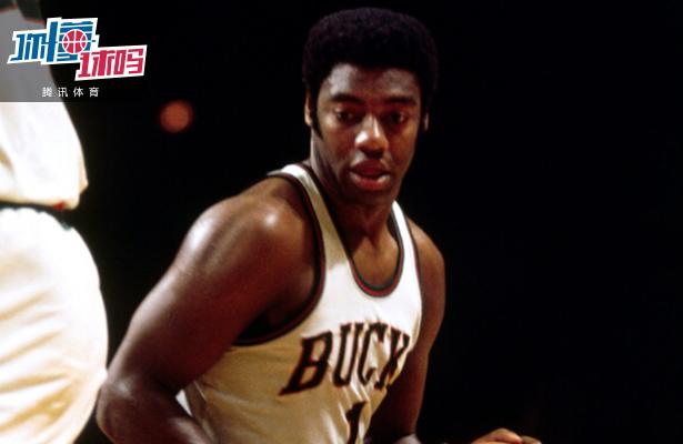 队在进攻端 队在进攻端